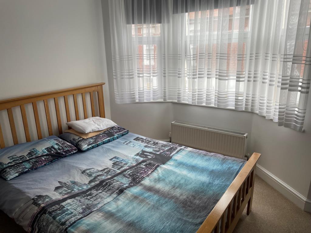 Lot: 96 - FREEHOLD RESIDENTIAL INVESTMENT - First floot front double bedroom